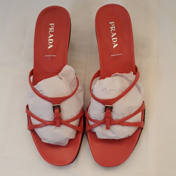 New!  Prada Pink leather w/ buckle strappy sandals - Picture 3 of 10